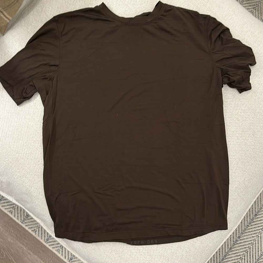 Lululemon brown shirt